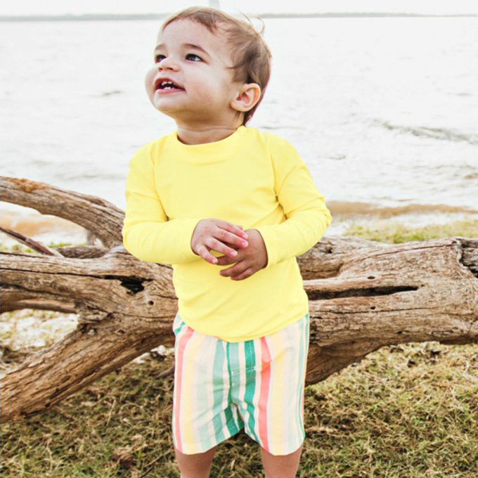 美國 RuffleButts 小男童UPF 50+防曬泳褲_七彩軟糖_RBSP21-03