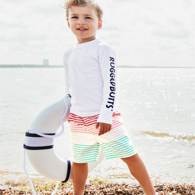 美國 RuffleButts 小男童UPF 50+防曬泳褲_草莓冰沙_RBSP21-04