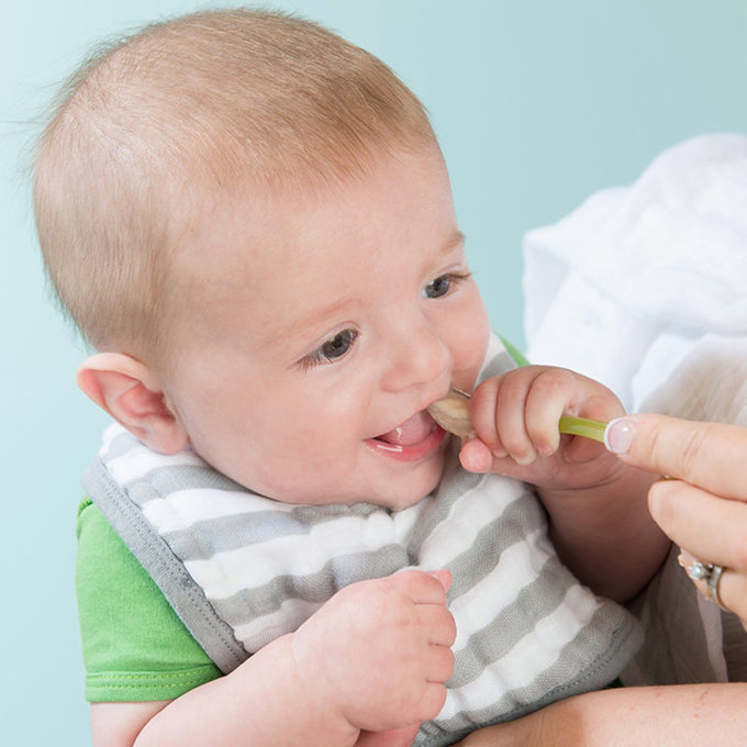 美國 green sprouts 小綠芽 寶寶學習吃飯矽膠防滑副食品湯匙2入組_桃綠色_GS172391-1