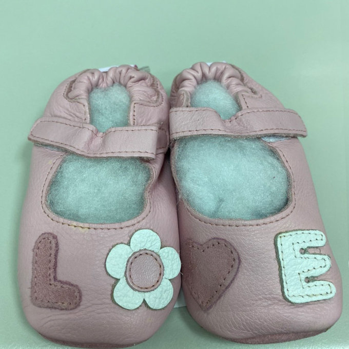 【福利品】英國 shooshoos 安全無毒真皮手工鞋/學步鞋/嬰兒鞋_愛love(5)
