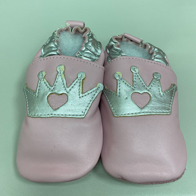 【福利品】英國 shooshoos 安全無毒真皮手工鞋/學步鞋/嬰兒鞋_淡粉銀皇冠(23)