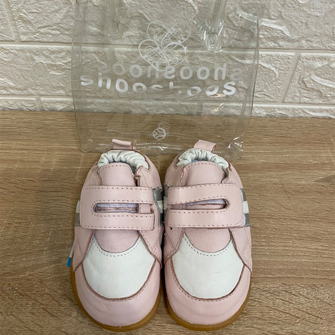 【福利品】英國 shooshoos 健康無毒真皮手工學步鞋/童鞋_粉/銀白條紋童鞋_101078 (B-9)
