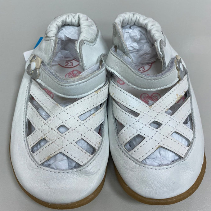 【福利品】英國 shooshoos 安全無毒真皮手工涼鞋/童鞋_純白小花編織涼鞋_102008 (B-56)