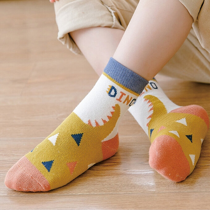 【腳ㄚ子】兒童棉質中筒襪_俏皮萌龍_ilb009