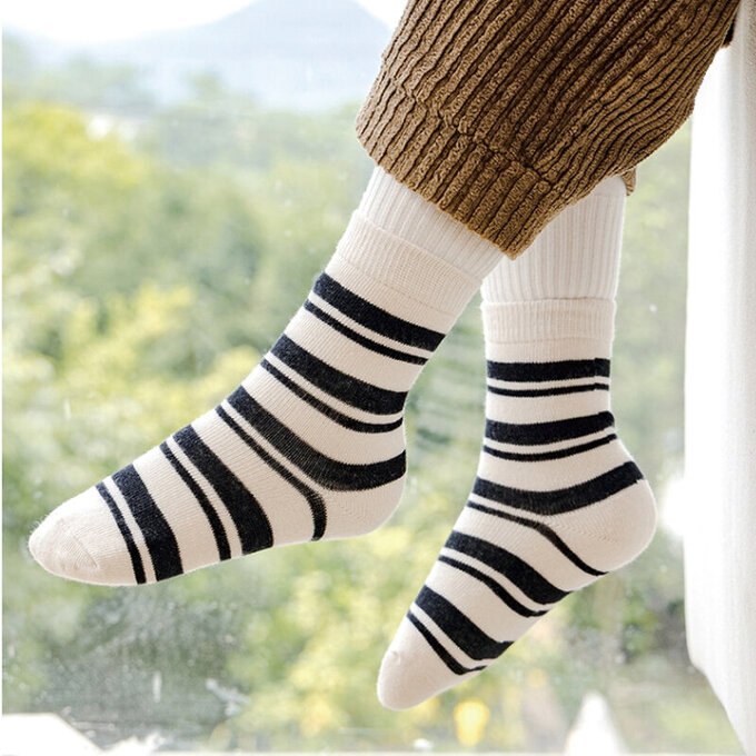 【腳ㄚ子】兒童棉質中筒襪_熊貓家族_ilb013