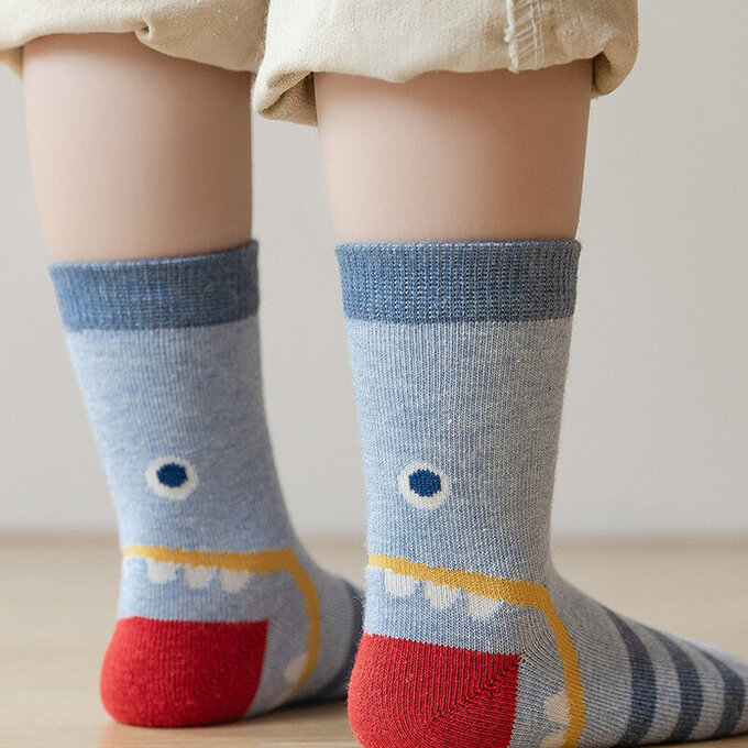 【腳ㄚ子】兒童棉質中筒襪_鯊魚先生_ilb014