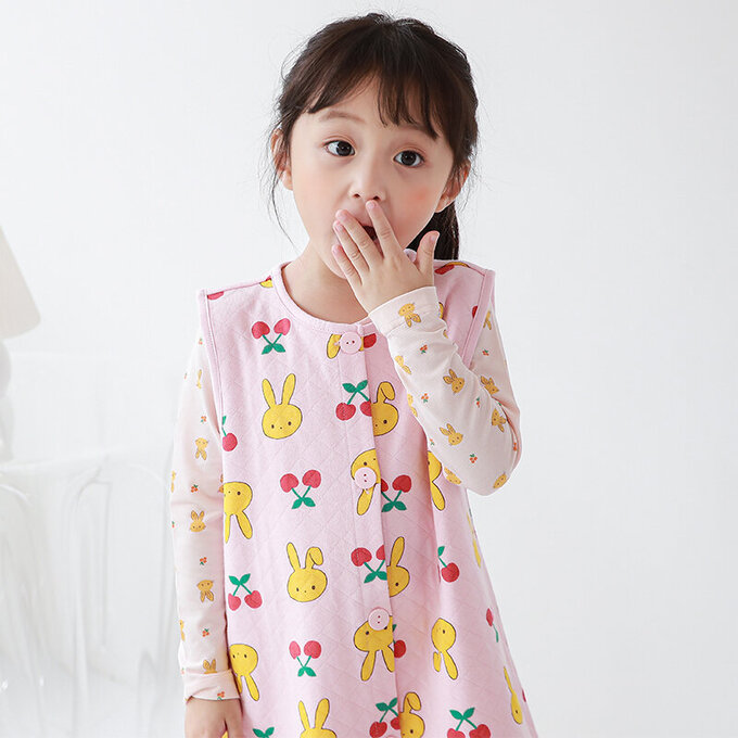 正韓 Cogibu 極舒適無螢光劑 100% 有機棉幼兒/兒童鋪棉保暖防踢背心_櫻桃兔_CGF003