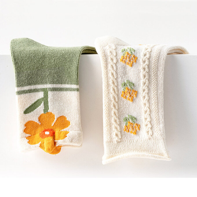 【腳ㄚ子】幼/兒童棉質中筒襪_綠草黃花_ilbG005