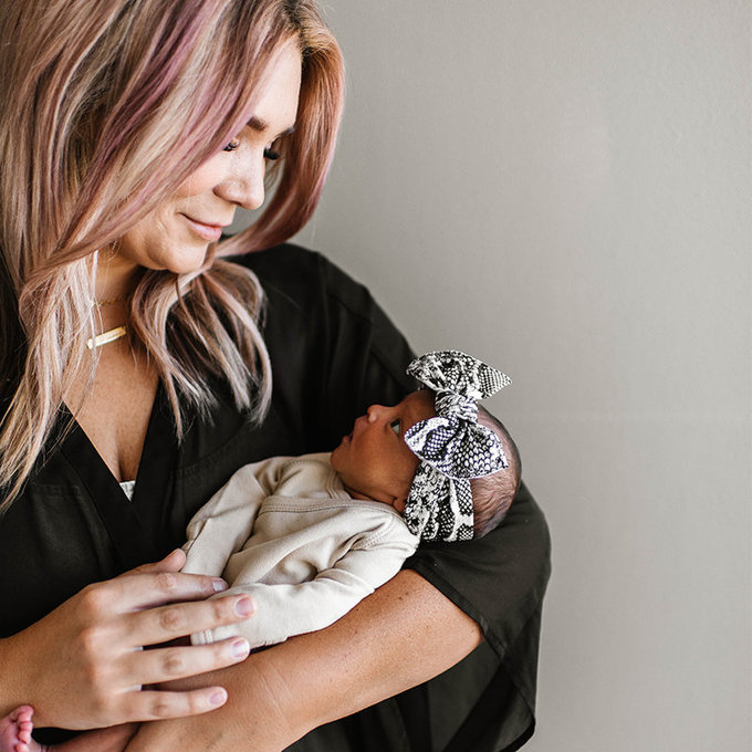 美國 baby bling 純手工極優雅細緻輕柔微彈性/毫無束縛感蝴蝶結髮帶/髮飾_印花款_黑白蛇紋_BBRK048