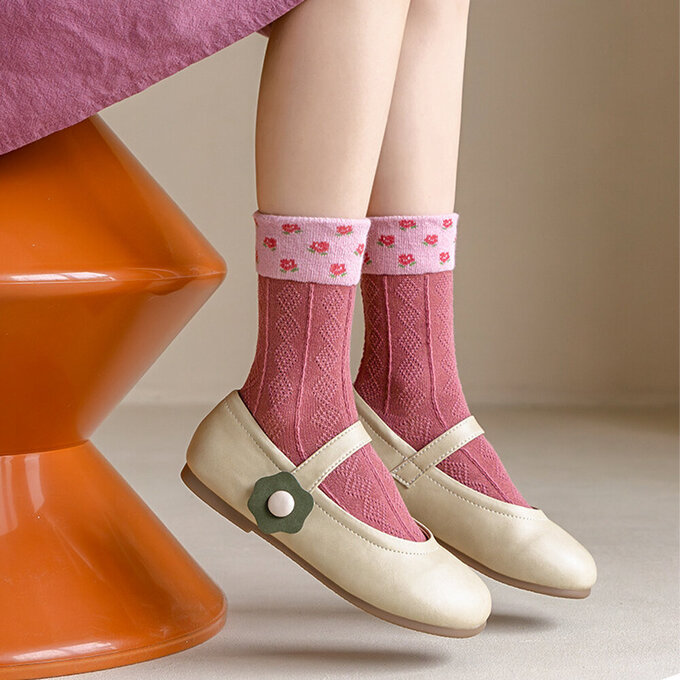 【腳ㄚ子】幼/兒童棉質中筒襪_草莓兔兔_ilbG016