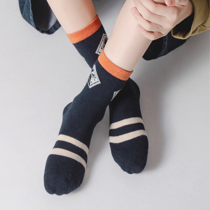 【腳ㄚ子】幼/兒童棉質中筒襪_漫遊宇宙_ilbB017