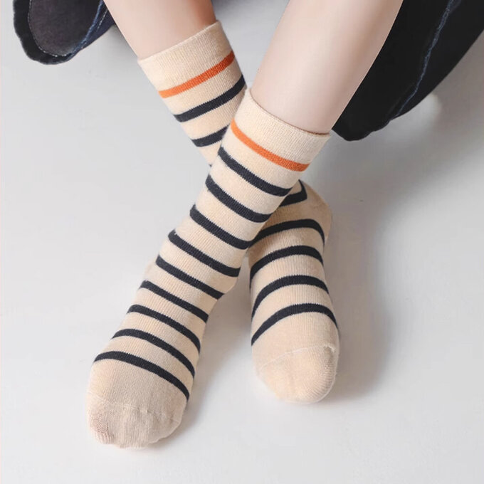 【腳ㄚ子】幼/兒童棉質中筒襪_漫遊宇宙_ilbB017