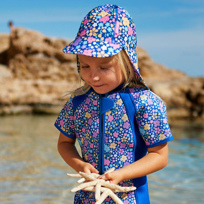 英國 JoJo Maman BeBe 嬰幼兒/兒童泳裝戲水UPF50+防曬護頸遮陽帽_小小花園_JJL2863