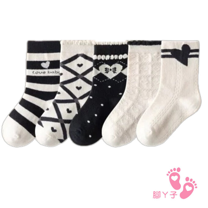 【腳ㄚ子】幼/兒童棉質中筒襪_黑白格紋愛心_ilbG025