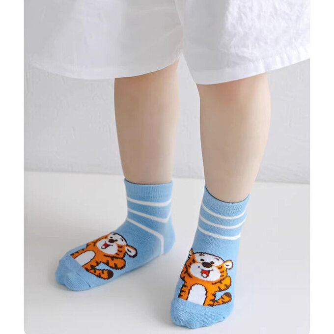 【腳ㄚ子】幼/兒童透氣網眼襪_維尼熊_ilbF043